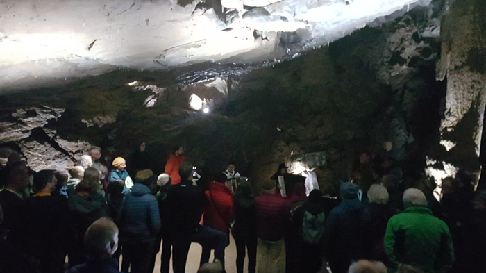 Finster: Das Konzert in der Lurgrotte