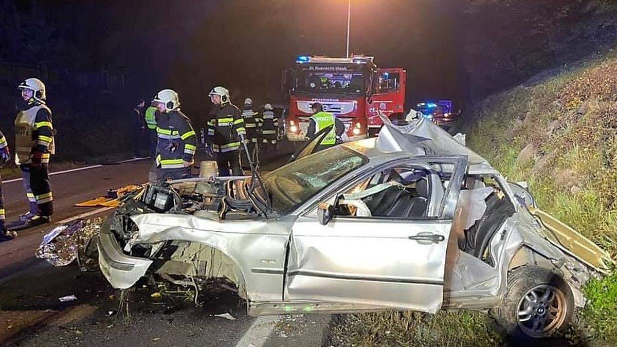 Das Fahrzeug dürfte sich mehrfach überschlagen haben