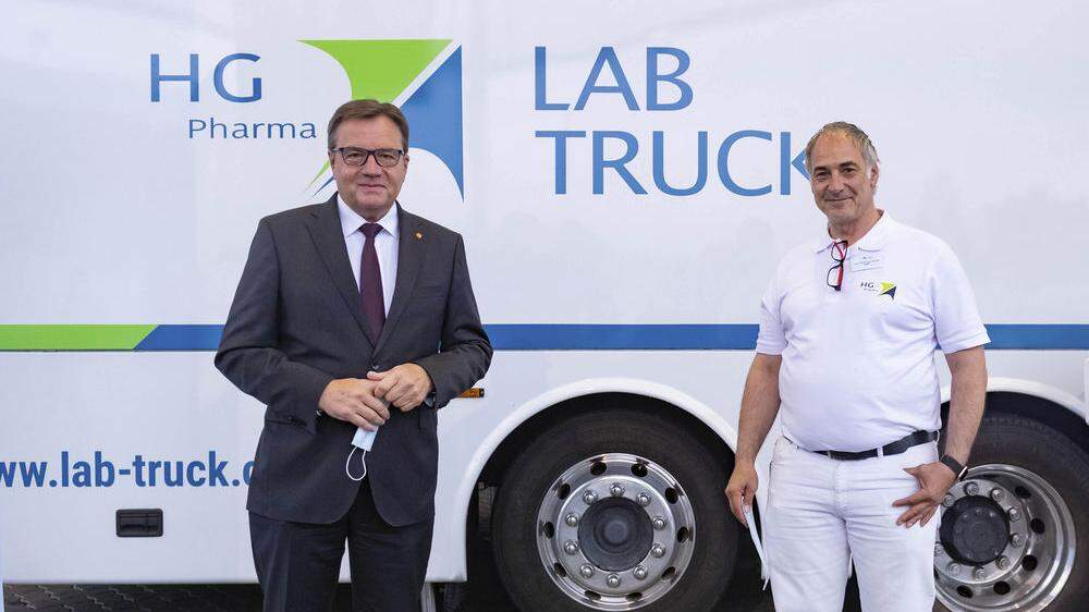 Präsentierten den Lab Truck gemeinsam: Landeshauptmann Günther Platter und Arzt Ralf Herwig