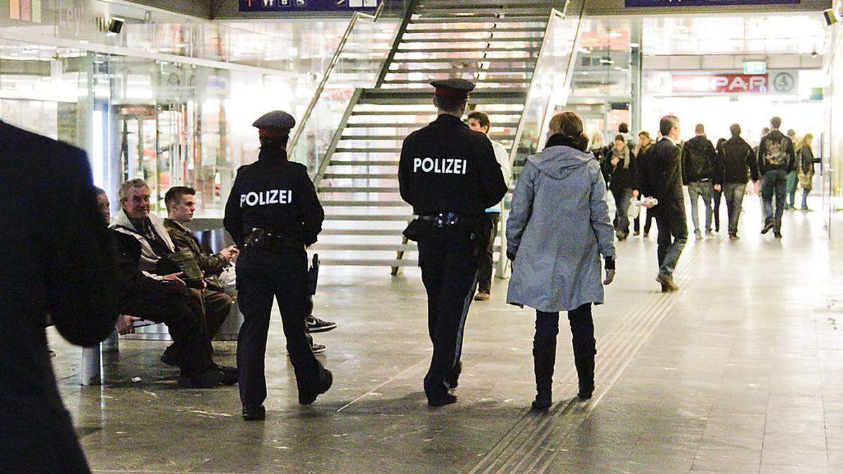 Polizei nahm Verdächtigen am Bahnhof fest