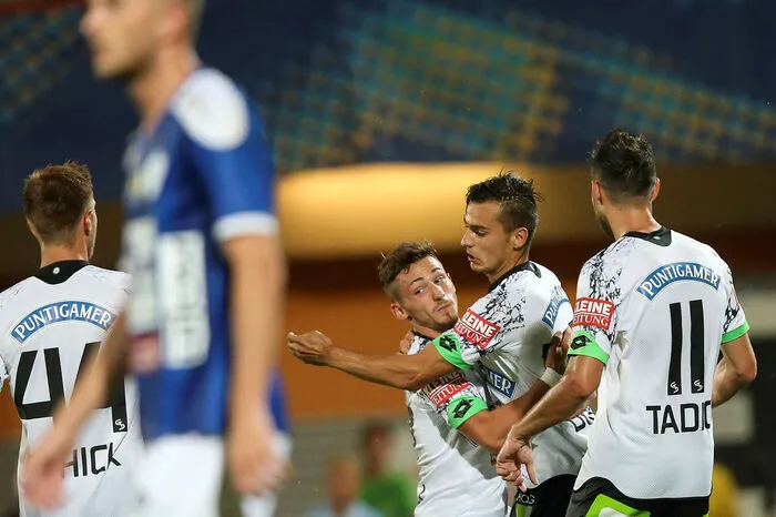 18. Juli 2015: Sturm siegt in Hartberg nach starker Vorstellung mit 6:0. Josip Tadic (2), Kristijan Dobras (2), Donis Avdijaj und Roman Kienast trafen. Im Viertelfinale scheiterten die Grazer an Salzburg.