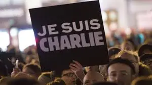 Solidaritätsbekundungen nach dem Charlie Hebdo Anschlag - Paris - 07/01/2015 JBAutissier/Panoramic PUBLICATIONxNOTxINxFRAxITAxBEL

Solidarity after the Charlie Hebdo Stop Paris 07 01 2015 JBAutissier Panoramic PUBLICATIONxNOTxINxFRAxITAxBEL