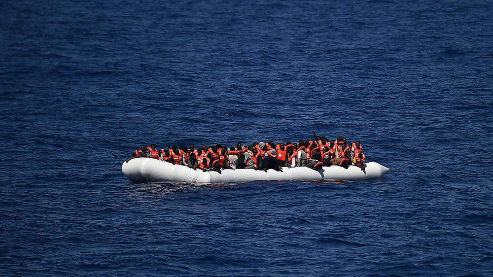Weniger Menschen sollen künfitg über das Mittelmeer kommen
