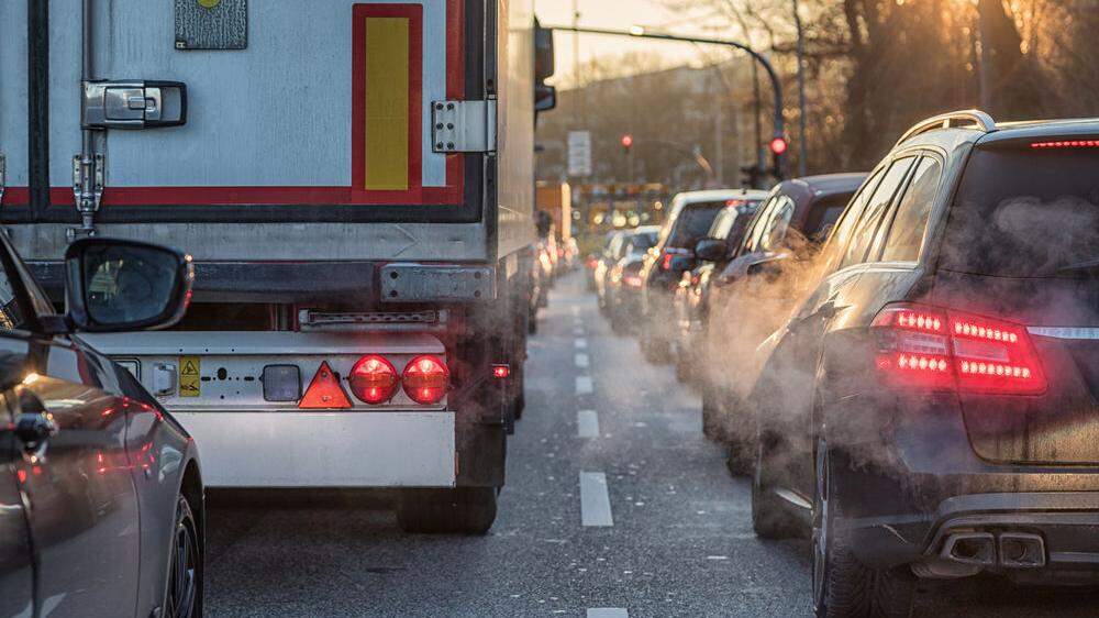 Beim Verkehr stiegen die Emissionen weiter an