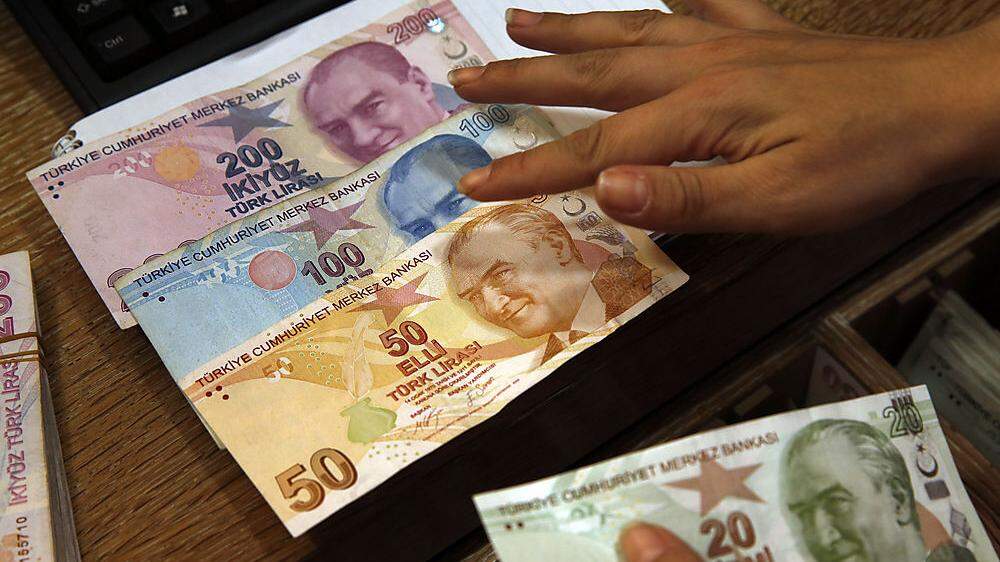 Die türkische Lira fällt weiter