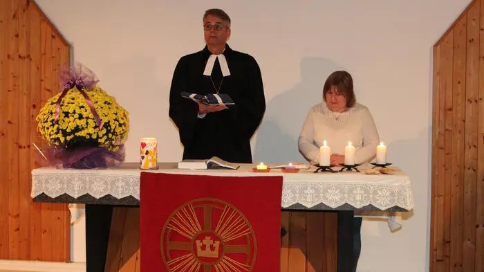 Der Festgottesdienst zum 75-jährigen Bestehen der evangelischen Pfarrgemeinde in Feldbach wurde von Superintendent Wolfgang Rehner ...