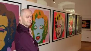 stART-Obmann Heinz Bozic im Jahr 2012 bei der großen Pop Art-Ausstellung in Piber