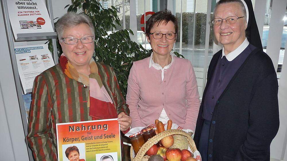 Machen gemeinsame gesunde Sache: Erna Perner, Johanna Marbler und Schwester Magda Schmidt	