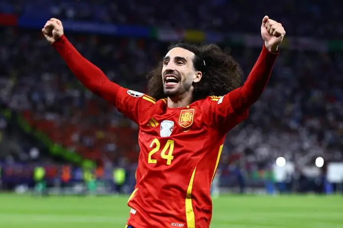 Marc Cucurella freute sich über den Finalsieg