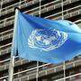 Aus Trauer um ihre Mitarbeiter setzten die Vereinten Nationen ihre Flaggen am Montag auf halbmast