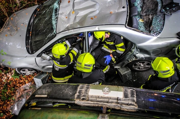 Nachdem viele Personen verletzt wurden, waren auch Helfer vom Roten Kreuz Voitsberg-Köflach und Wolfsberg im Einsatz.