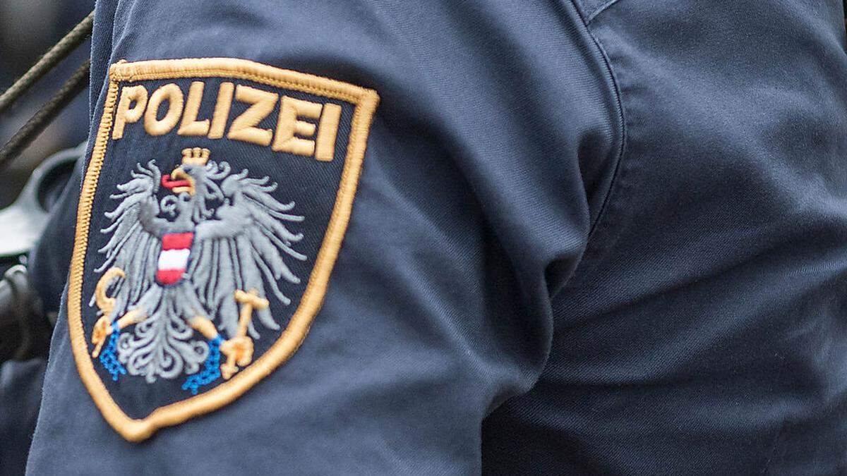 Zwei Polizisten wurden verletzt (Symbolbild)