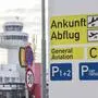 Geschäftsführer Flughafen Klagenfurt Maximilian Wildt Abflug Ankunft Tower