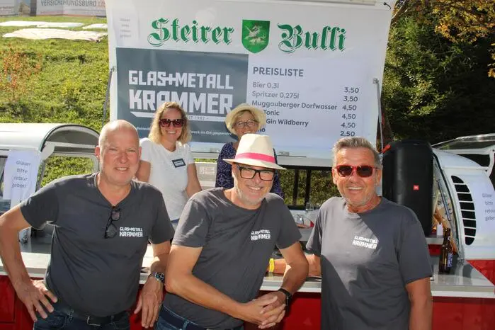 Ein Riesenwuzzler-Turnier, Bierkistensteigen, Stockschießen, Fußballspiele, ein großer Vergnügungspark und kulinarische Schmankerl rundeten das umfangreiche Angebot beim 3. Stallhofner  Marktfestival perfekt ab.