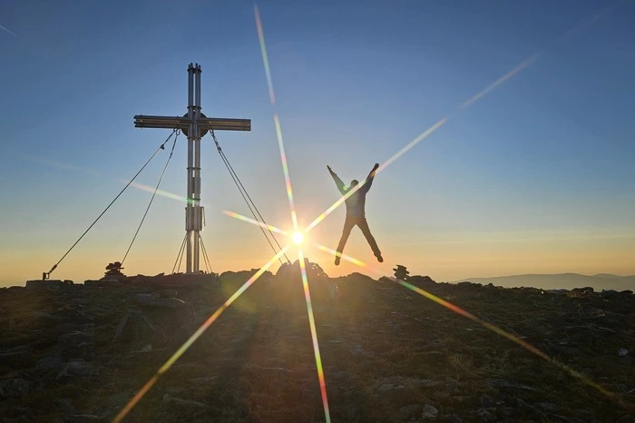 Das frühe Aufstehen hat sich gelohnt: Auf dem Speikkogel konnte unser Leserreporter den wunderschönen Sonnenaufgang bewundern.