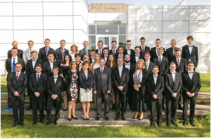 Die Klasse 9BHIF der HTL Kaindorf