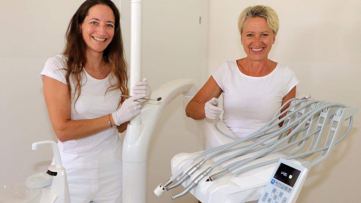 Katherina Waldl (links) und Assistentin Anita Korb sind ab 9. August in der neuen Praxis für die Patienten da 