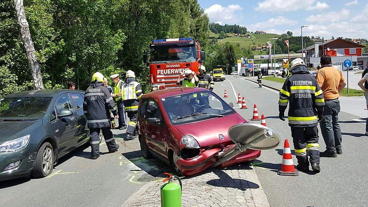 Der Lenker des Mopedautos wurde bei der Kollision verletzt