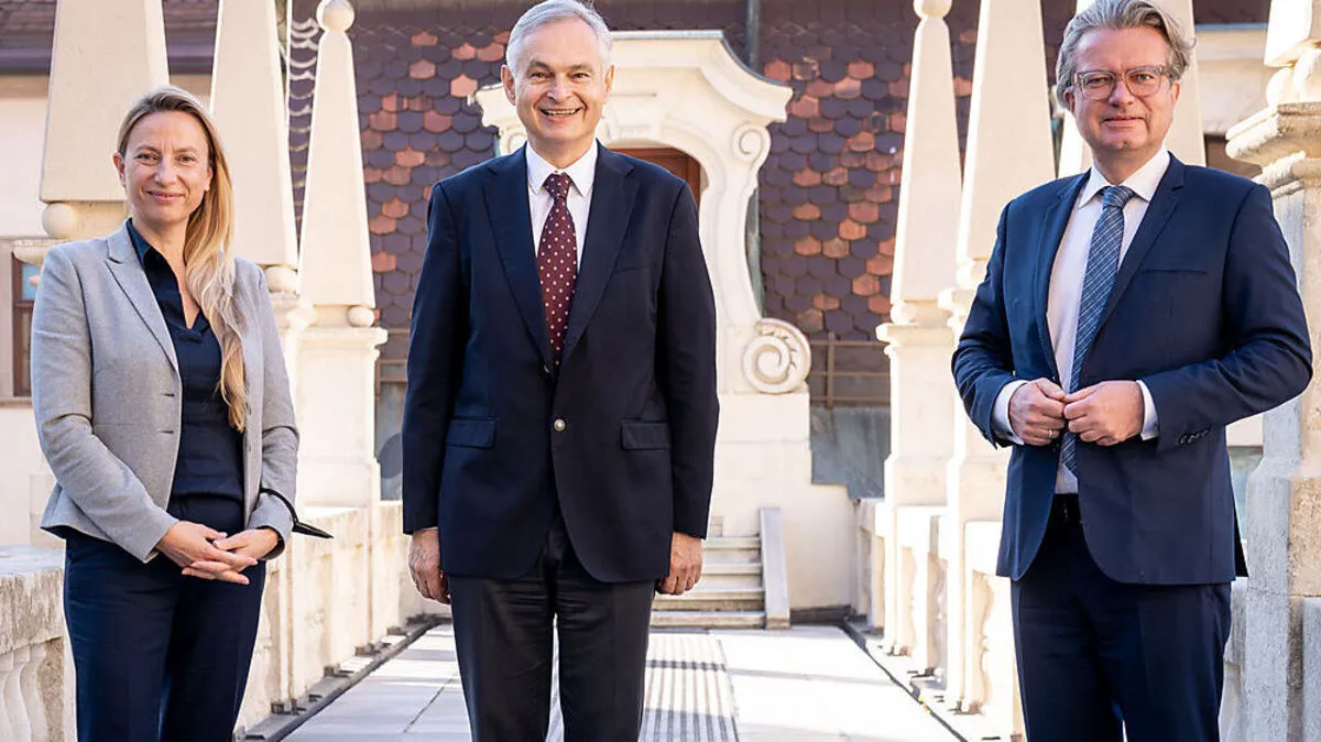 Gerhard Stark mit Spitalslandesrätin Bogner-Strauß und LH Drexler