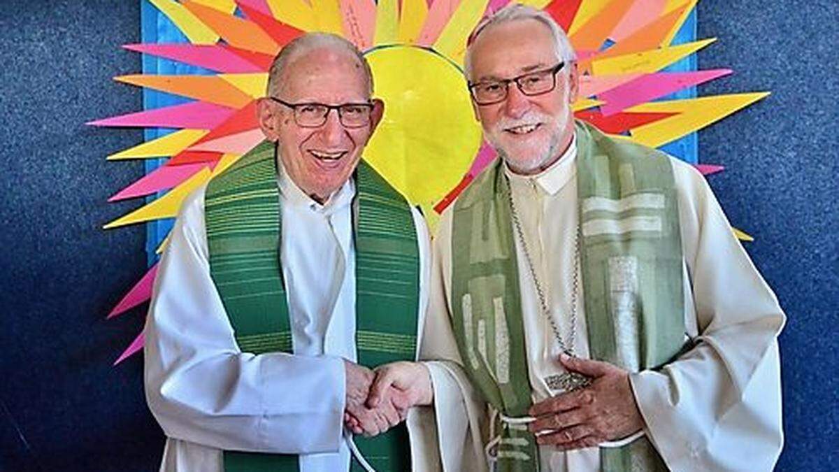 100 Priesterjahre repräsentierten Bischof Josef Marketz (40 Jahre) und der „diamantene“ Pfarrer Karl Menzinger (60 Jahre)