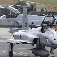 Lückenfüller: Schweizer F-5-Jets mit dem Hoheitszeichen des Bundesheeres