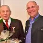 Jubilar Hermann Lackner und Gratulant Klaus Pernul, der ihm als Obmann der Gailtaler Almsennereien nachfolgte