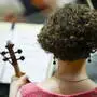 Die Konzertbesucher erlebten einen Schock - die Geigerin bewahrte die Nerven