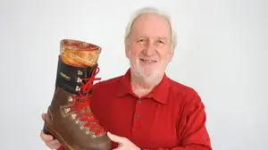 Alois Prutsch mit dem Bergschuh „Everest“ von 1978 