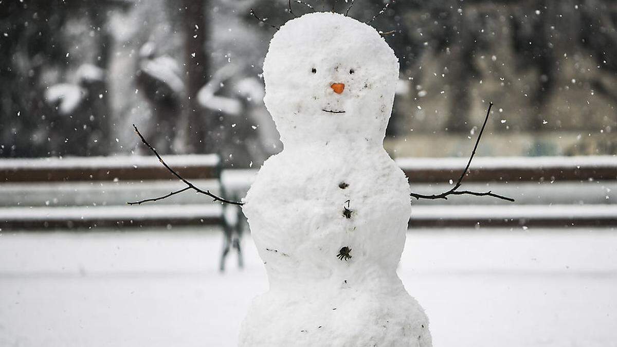 Ein kleiner Schneemann geht sich heute aus . . .