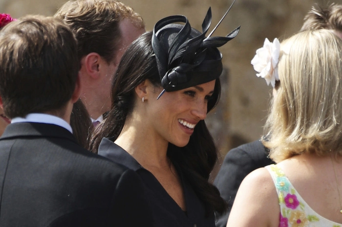 Geburtstagsglückwünsche ihrer Familie aus den USA dürften rar gesät gewesen sein. Meghan versteht sich zwar nach eigenen Angaben blendend mit ihrer Mutter, der Sozialarbeiterin Doria Ragland. 
