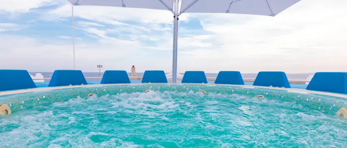Der Pool wurde gesperrt, die Staatsanwaltschaft ermittelt wegen Totschlags (Symbolfoto)