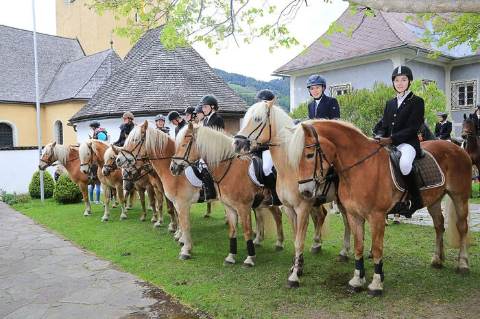 Im Rahmen des Georgifests stand unter anderem die Pferde- und Reitersegnung am Programm.
