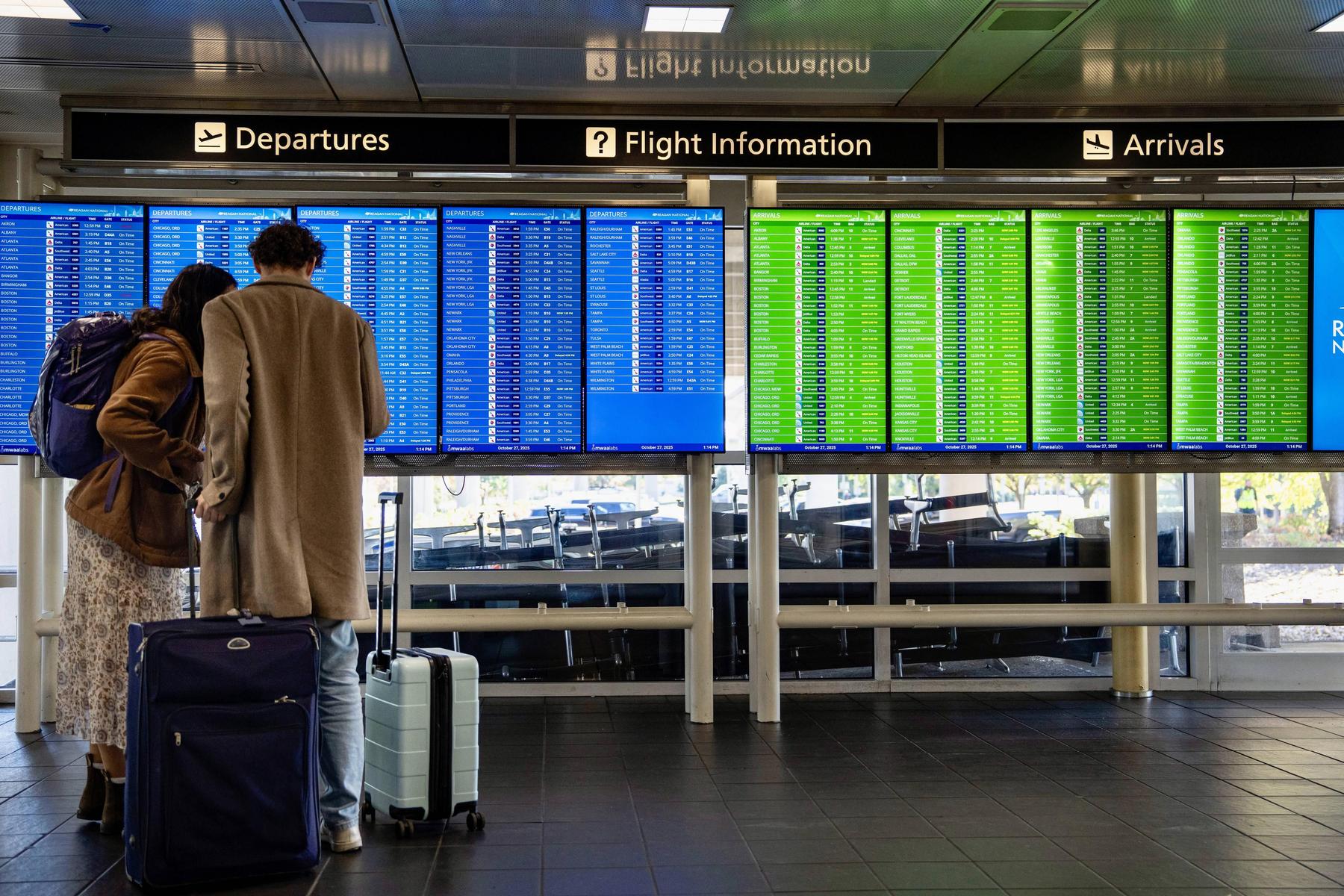US-Verkehrsminister warnt : „Massives Chaos droht“: Shutdown könnte zu Luftraumschließungen führen