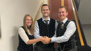 Karl Scheiber (rechts) übergab sein Amt an Philipp Mitschey (Mitte). Laura Zwischenberger ist weiterhin die Leiterin im Bezirk 