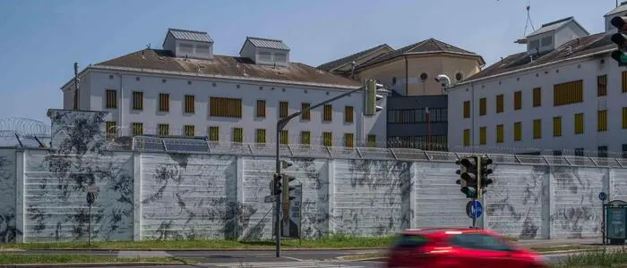 Das Gefängnisgebäude