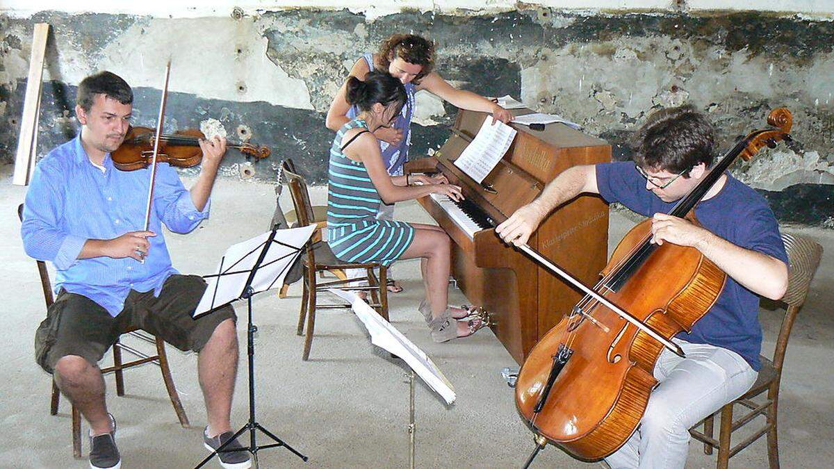 Die Musiktalente verwandeln die ehemaligen Stallungen von Gut Hornegg in einen Konzertsaal