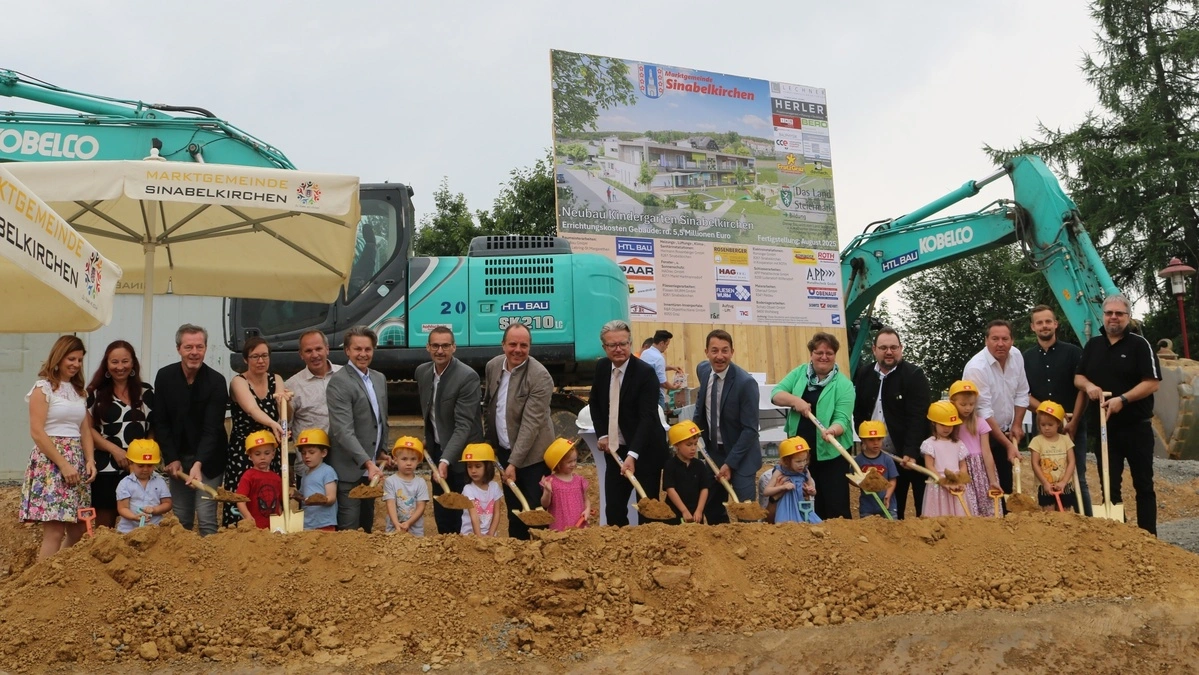 In Sinabelkirchen fand diese Woche der Spatenstich für den Neubau des Kindergartens statt