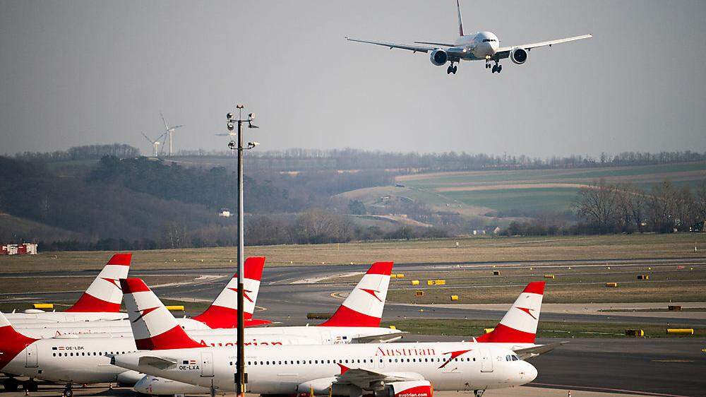 Die bisher geltenden Landeverbote für Flugzeuge aus 18 Ländern, darunter etwa China, das Vereinigte Königreich, Weißrussland (Belarus), Portugal und Schweden, sind mit Freitag ausgelaufe