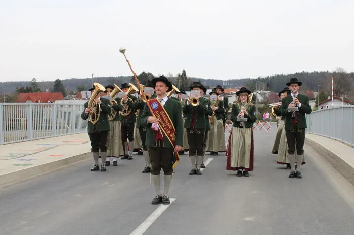 Die Marktmusikkapelle sorgte für feierliche Stimmung.