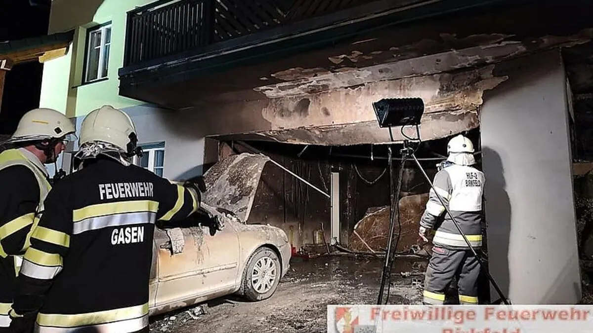 Beim Garagenbrand wurde auch das Auto zerstört