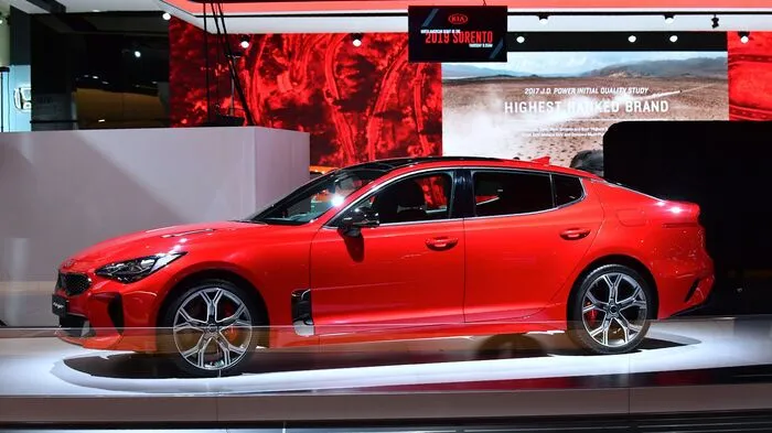 Das Tesla Model 3 war eins der begehrtesten Ausstellungsstücke auf der Automesse in Los Angeles. Das die Türen geschlossen blieben, sorgt rasch für Verwunderung und böse Gerüchte rund um leere Versprechungen.