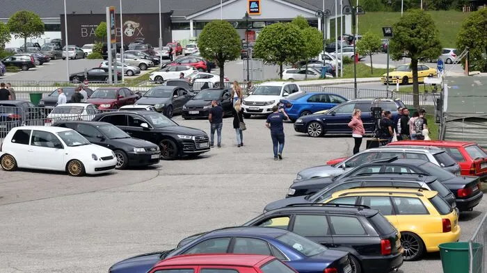 Ab 29. Mai findet in Reifnitz das offizielle GTI-Treffen statt. Schon jetzt versammeln sich die ersten Autofans beim Arneitz am Faaker See und in Selpritsch bei Velden.