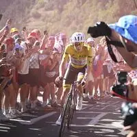 Tadej, was zu deutsch „Thaddäus“ hieße, Pogačar wirft die Frage nach Doping im Radsport neu auf. Weil er so gut ist.