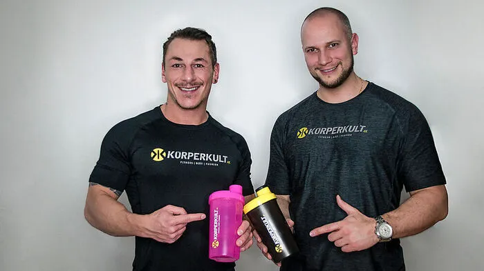 Der neue Körperkult-Storemanager Dario Nonnis und Inhaber Markus Schuster freuen sich auf die Klagenfurter Neueröffnung