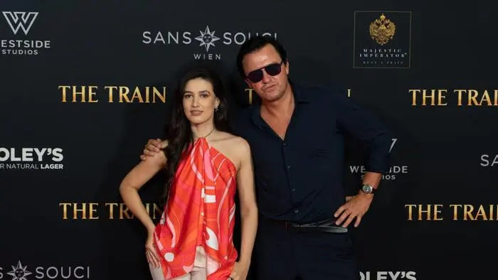 Madalina Bellariu Ion und Christoph Schlagenhaufen bei der Weltpremiere von „The Train“ in Berlin