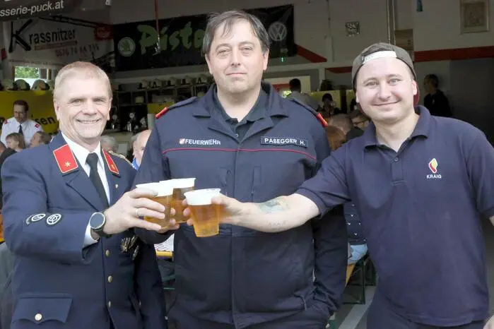 FF-Komandant Herbert Paßegger (Mitte) konnte mit seinem Stellvertreter Siegfried Sager (links) und Kameradschaftsführer Gerald Oberberger (rechts) unter anderem Bürgermeister Harald Jannach, Provisor Charles Ogbunambala sowie FF-Katastrophenzug-Kommandant Raffael Kalt willkommen heißen.