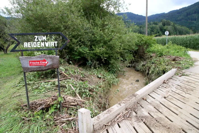 In Grafendorf bei Friesach ging der Zeltschacher Bach über die Ufer...