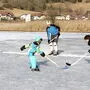 Beim Radlerstop ist das Eislaufen, je nach Wetterlage, noch möglich
