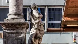 Die „Vorweihnachtszeit“ rückt der heiligen Maria bedrohlich nahe