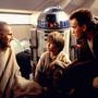 
Schauspieler Liam Neeson (links; Jedi Master Qui-Gon Jinn) mit Jake Lloyd (Mitte; Anakin Skywalker) und Ewan McGregor (rechts; Obi-Wan Kenobi) in einer Szene des Films.